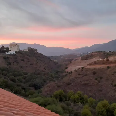 Charming 3-bed In * Fuengirola