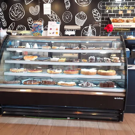 3 Bed Sleeps 5 - 2 Pools - Smart Tv