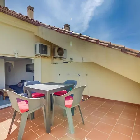 Charming 3-bed In Fuengirola