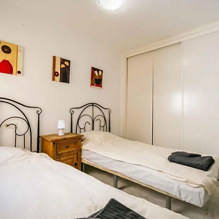 Charming 3-bed In Apartment *