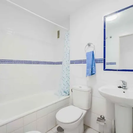 3 Bed Sleeps 5 - 2 Pools - Smart Tv Fuengirola