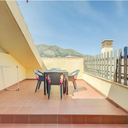 3 Bed Sleeps 5 - 2 Pools - Smart Tv