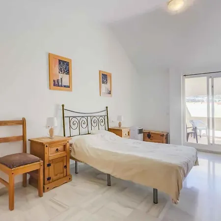 3 Bed Sleeps 5 - 2 Pools - Smart Tv Fuengirola