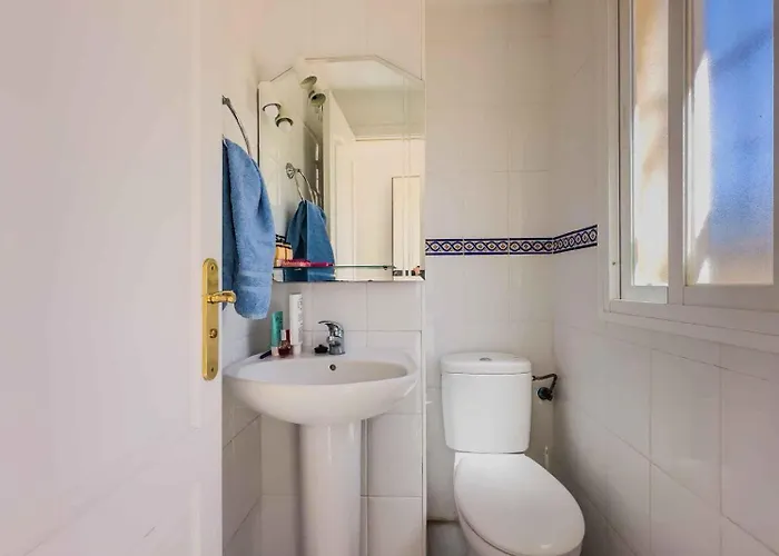 Apartment 3 Bed Sleeps 5 - 2 Pools - Smart Tv Fuengirola