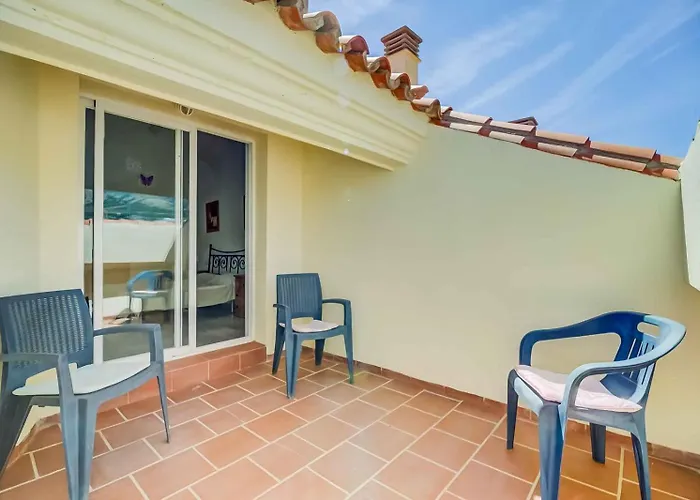 Apartment 3 Bed Sleeps 5 - 2 Pools - Smart Tv