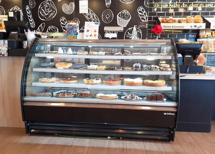 3 Bed Sleeps 5 - 2 Pools - Smart Tv