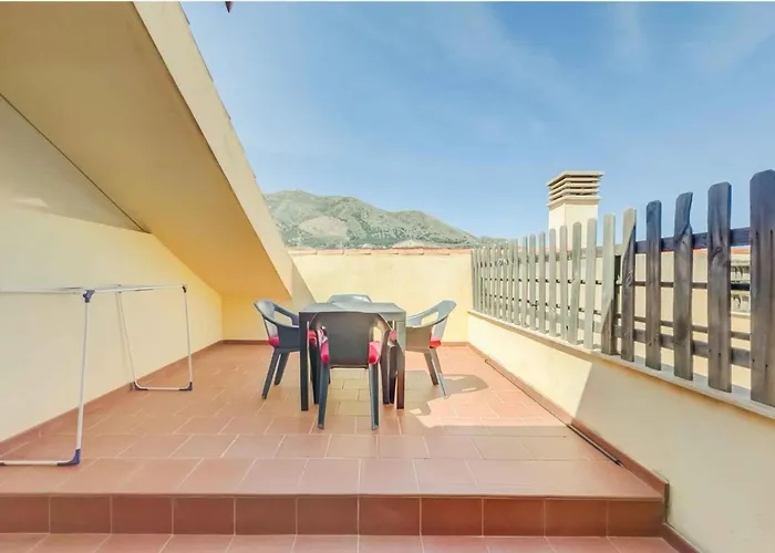 3 Bed Sleeps 5 - 2 Pools - Smart Tv